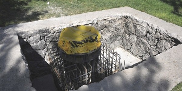 Dev T�rk Bayra�� Karaman Kalesine dikiliyor