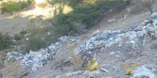 Bilecik şehir çöplüğü yolu çöplüğe döndü