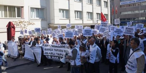 Meclis'in ilk gününde 2B protestosu
