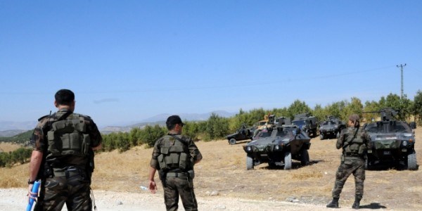 8 kamyon toz ve kubar esrar ele geçirildi