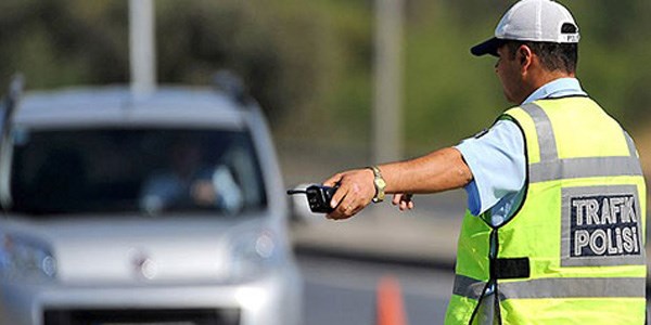 Trafik cezalarına tepki açıklaması yaptığı gün ceza şoku yaşadı