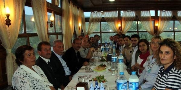 Emekli Ptt memurlarına veda yemeği