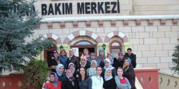 Nev�ehir'de ��renciler ya�l�lar� ziyaret etti