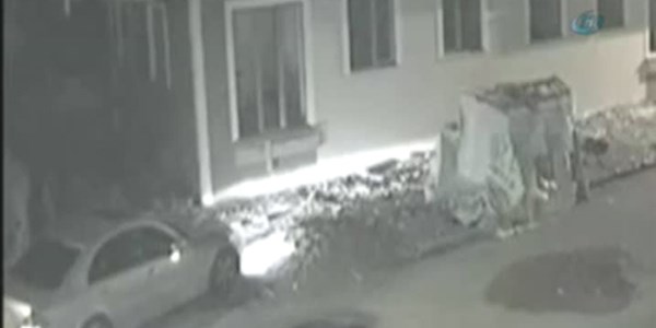 Sattığı aracı çaldı