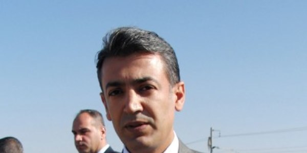 Polis, sahte kaymakam� ar�yor