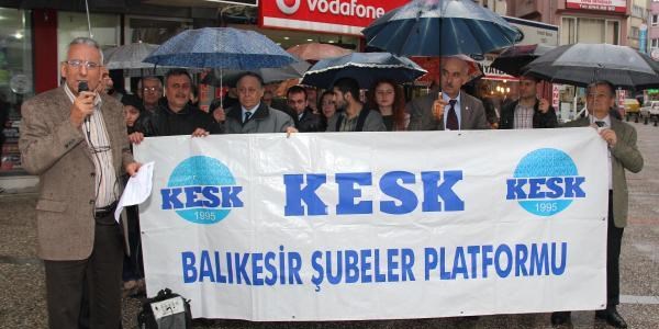 KESK �yelerine g�zalt�y� protesto eden 14 ki�iye dava