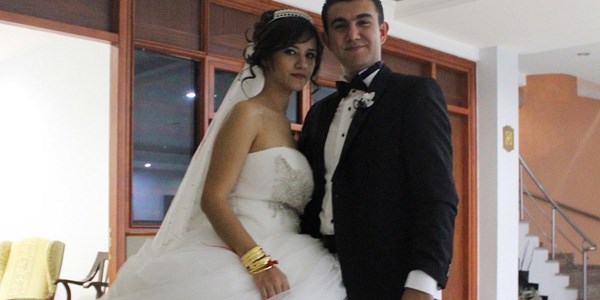 Telsiz anonsuyla ba�layan a�k, evlilikle noktaland�
