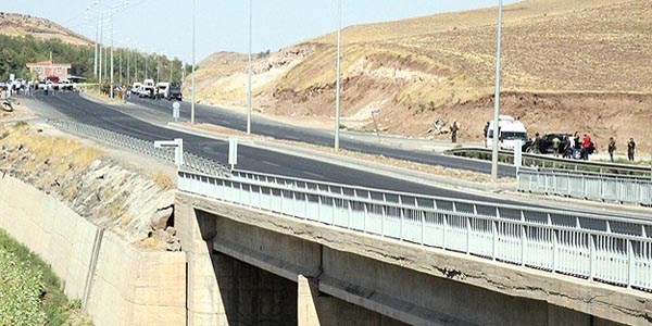 Diyarbakr-Bingl karayolunda 100 kilogram patlayc bulundu