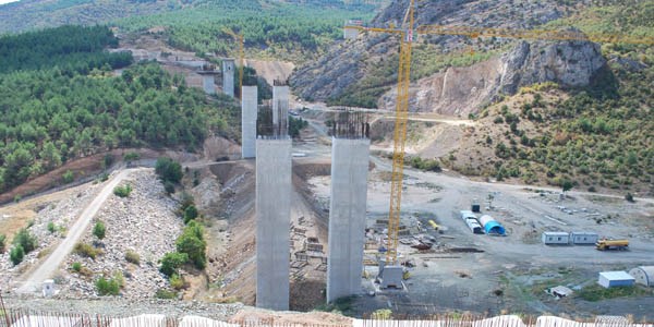 Türkiye'nin en büyük dengeli konsol köprüsü Amasya'ya yapılıyor