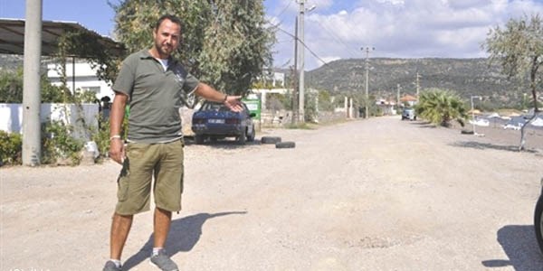 Ayvacık sahilleri toz ve topraktan geçilmiyor