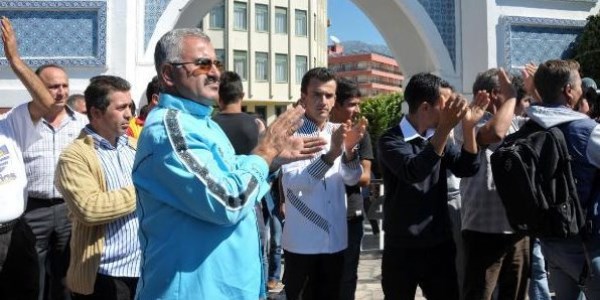 �al��anlar eylem yapt�, 360 turist oteli bo�altt�