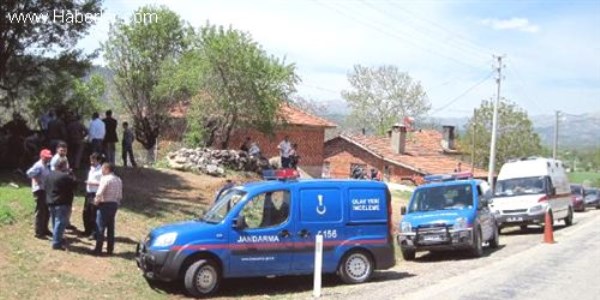 Ormanlık alanda kaybolan turisti, jandarma kurtardı