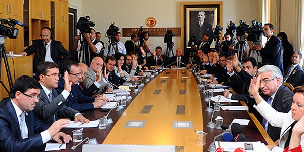CHP'liler Meclis komisyonunda birbirine girdi