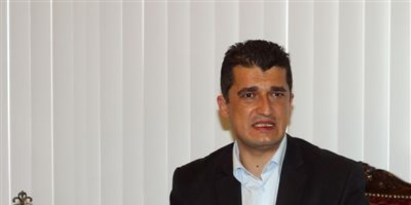 DES Başkanı Avcı: Öğretmen taksicilik, garsonluk yapmamalı