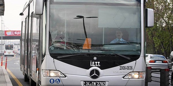 Metrobüs şöförleri de artık standarta girdi