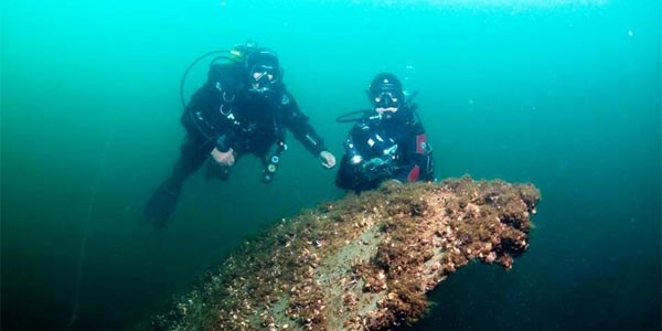 Sapanca Gölü'nde uçak enkazı bulundu