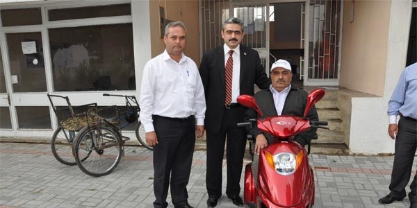 Başkan Alıcık'tan engelliye bayram hediyesi