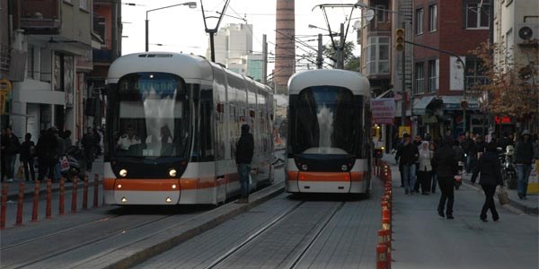 Tramvay seferleri yeniden başladı