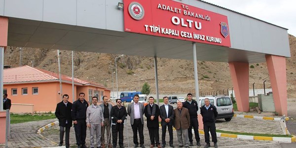 Hükümlülere 'niçin namaz' kitabı dağıtıldı