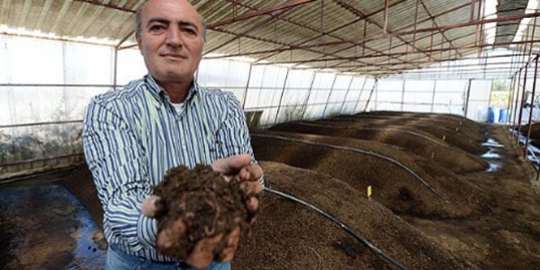 Burdurlu giri�imci, 200 milyar solucanla milyonlar kazan�yor
