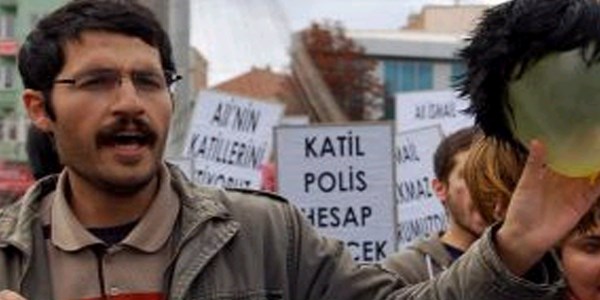 Eskişehir'de peruklu protesto