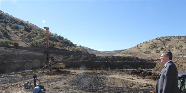 Yozgat Spor Vadisi projesinde kapal� y�zme havuzunun in�aat�na ba�land�