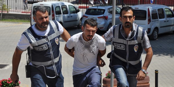 Tartıştığı şahsı bıçaklayıp yola attığı ileri sürülen sanığın müebbet hapsi isteniyor