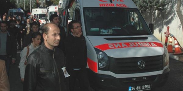 Ambulans ofr Yceda son yolcuuna uurlanyor