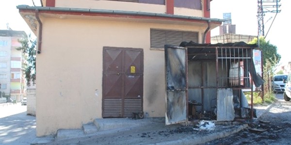 Ruhsatsız çay ocağındaki tüpgaz patladı