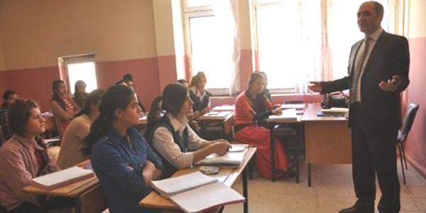 Hakkari'deki köy okullarına öğretmen ataması yapıldı