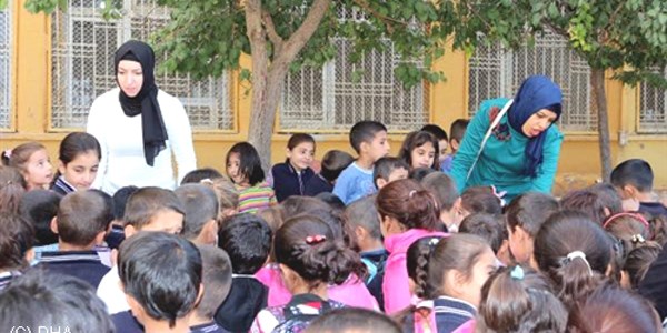 Şırnak'ta andımız okunmadı, öğretmenler başörtülü derse girdi