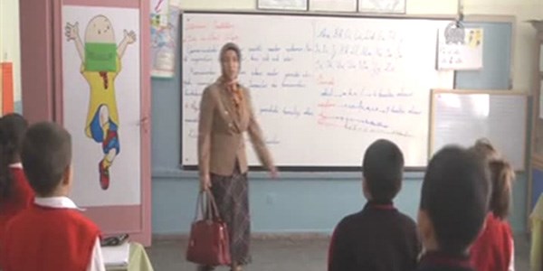 Başörtülü öğretmen: 'Sabah kendimi daha özgür hissettim'/ Video