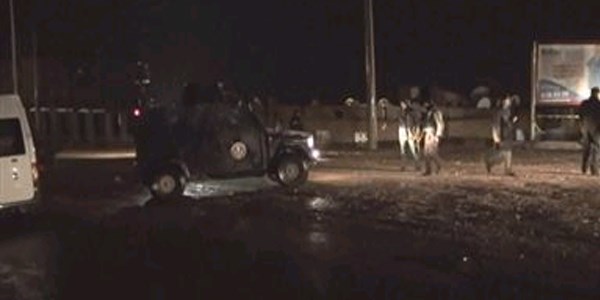 Cizre'de polis aracına bombalı tuzak