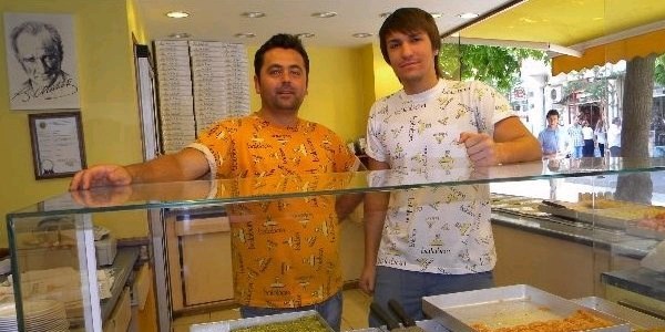 Tatl�lar tezgahlarda yerini ald�