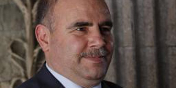 Doğuştan gözleri görmeyen Halis Kuralay'ın inanılmaz başarısı