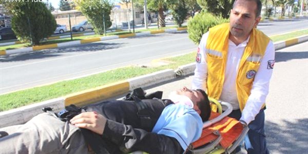 Ad�yaman'da minib�s yayaya �arpt�: 2 yaral�