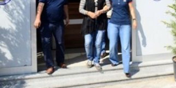 Genç kızların okul önündeki kavgası ölümle bitti!
