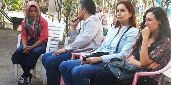 Mu�'ta k�z �ocuklar� okula kazand�r�l�yor
