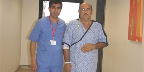 Ayağını kestirmek için başvurdu, yürüyerek çıktı