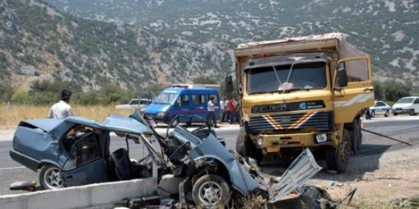 Trafik kazalar�ndan y�lda 30 bin ki�i engelli oluyor!