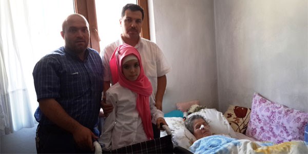 Eğitim Bir-Sen'den tekerlekli sandalye yardımı