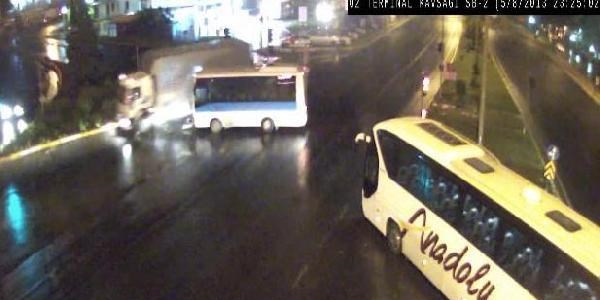 Trafik kazaları mobese kameralarında