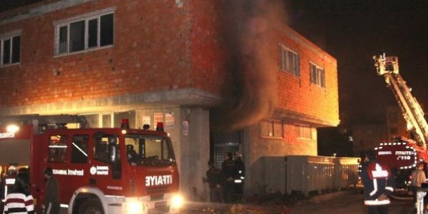 Plastik fabrikas�ndan yang�n