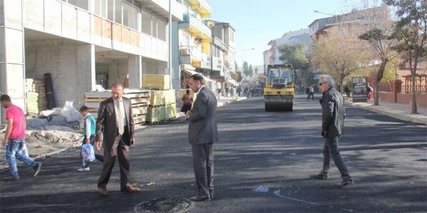 S�cak asfalt i�in kurban kesildi