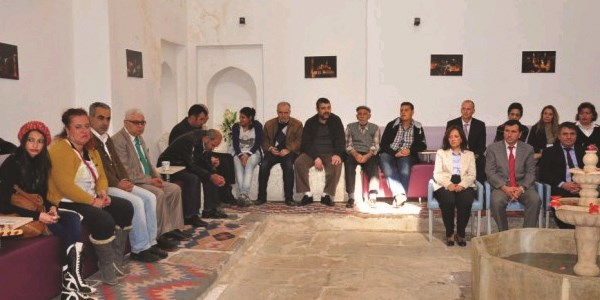 Hastane personelinden hastalara sazlı sözlü terapi
