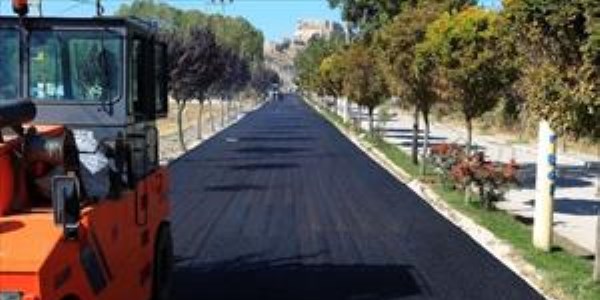 Van Belediyesi'nden yol asfaltlama çalışması