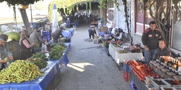 Pazarcı teyze tezgahını açamadan öldü