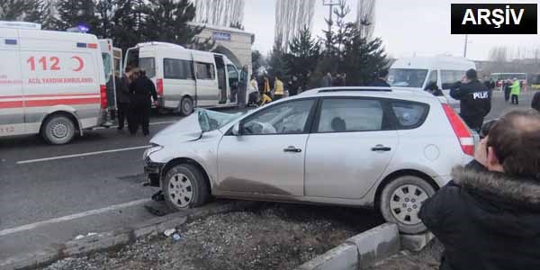 Kadn polis, bayram iin memleketine giderken kazada ld