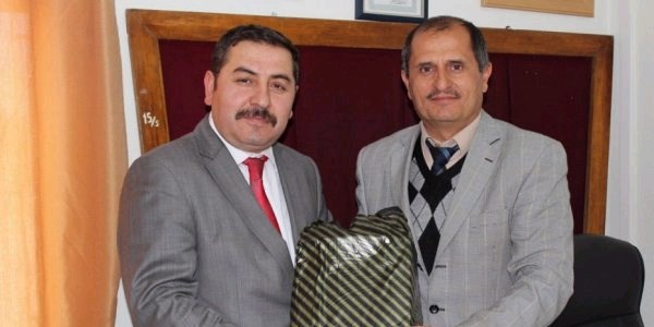 Yerköy'de öğrencilere kitap seti hediye edildi