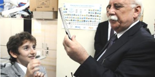 Bakan Avcı, öğrencinin davetini kırmadı